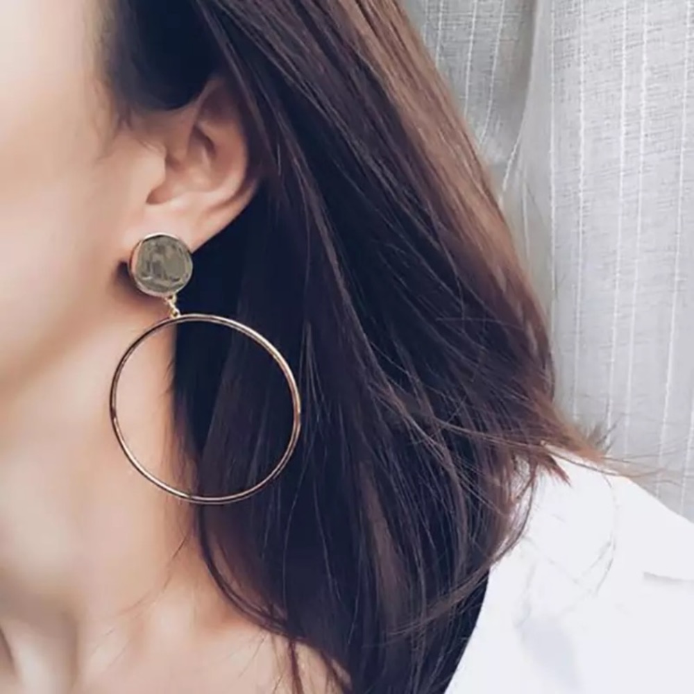 New! Gold Geometric Earrings - Picture 7 of 8